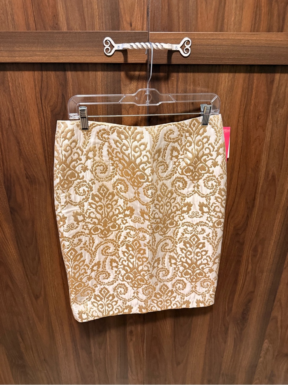 NWT Sunny Leigh Gold and Cream Brocade Pencil Skirt, Size 6